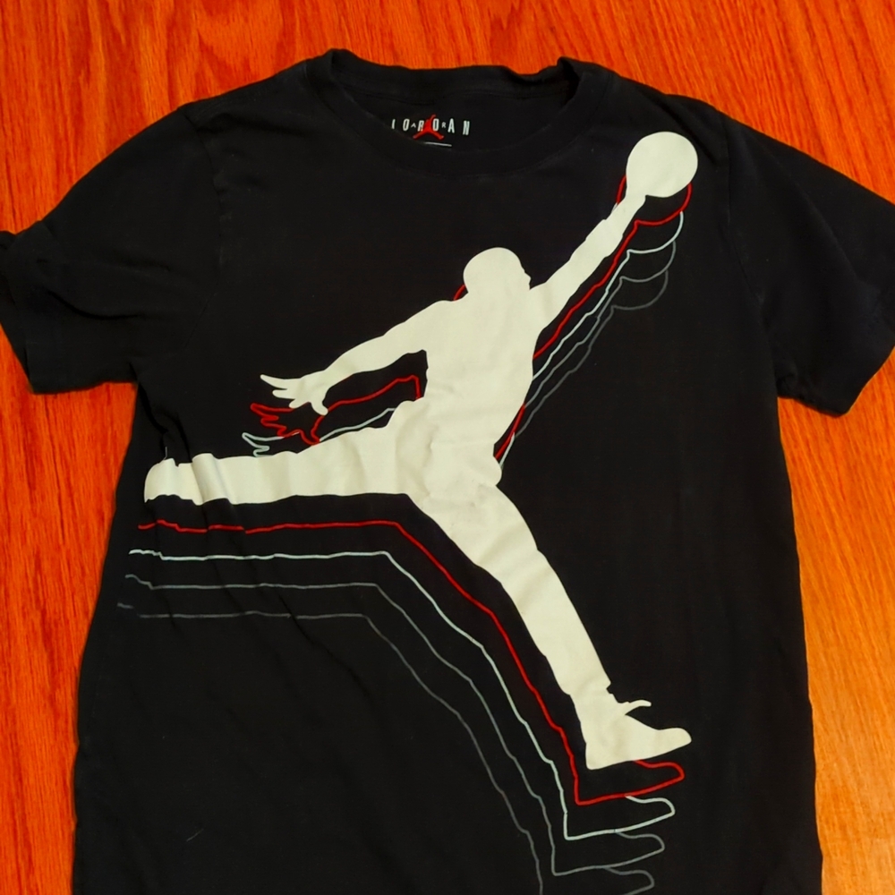 Boys M Jordan Tshirt